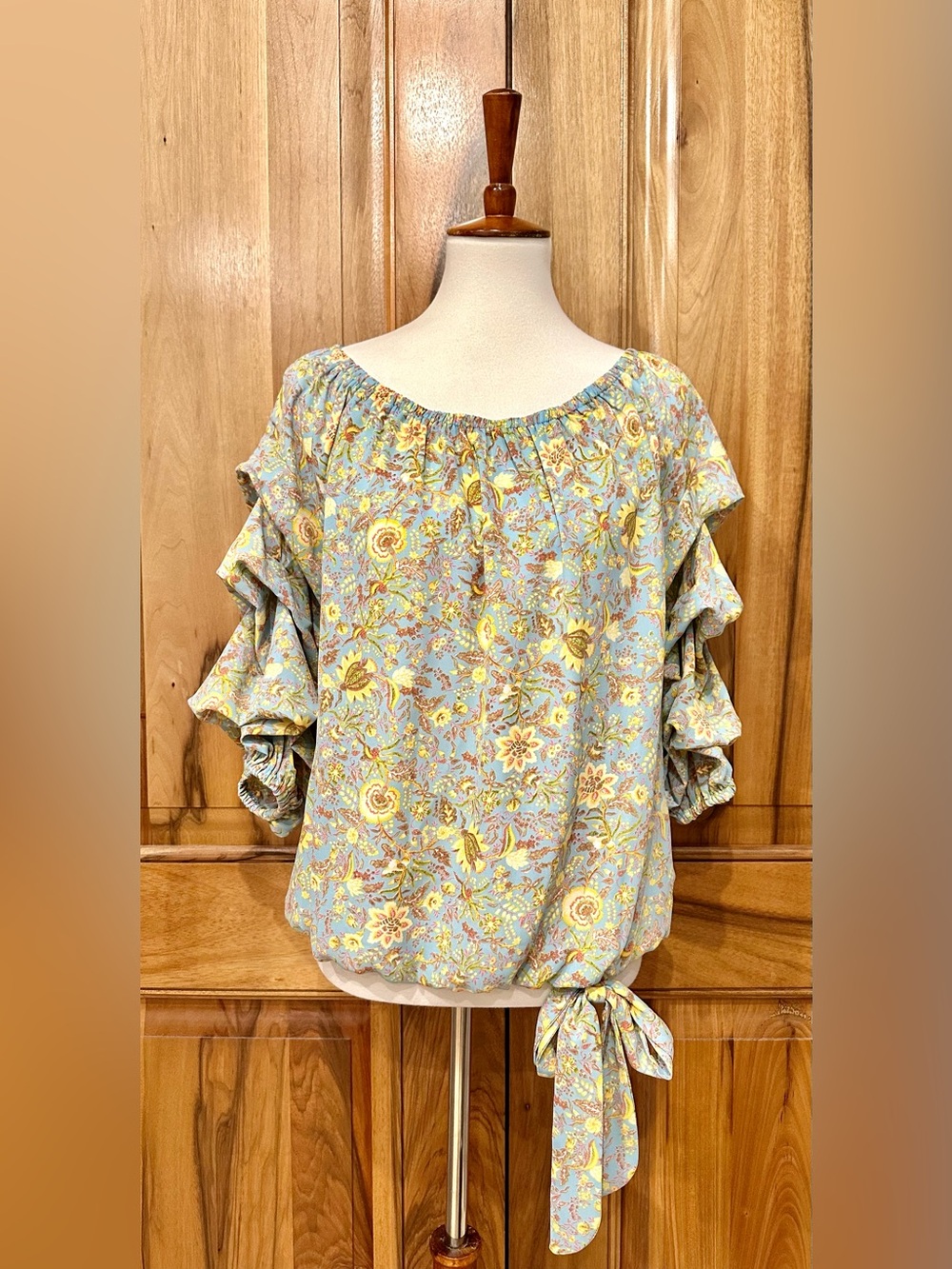 CeCe Puffed Ruffled Sleeve Lightweight Prairie-Toned Floral Top, EUC, L